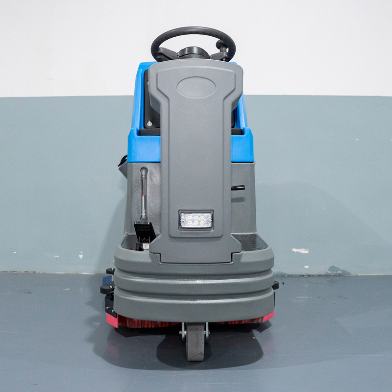 ride on floor scrubber