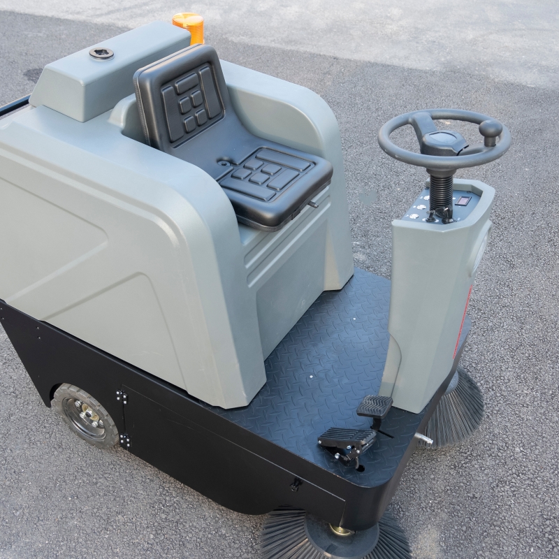 ride on floor sweeper